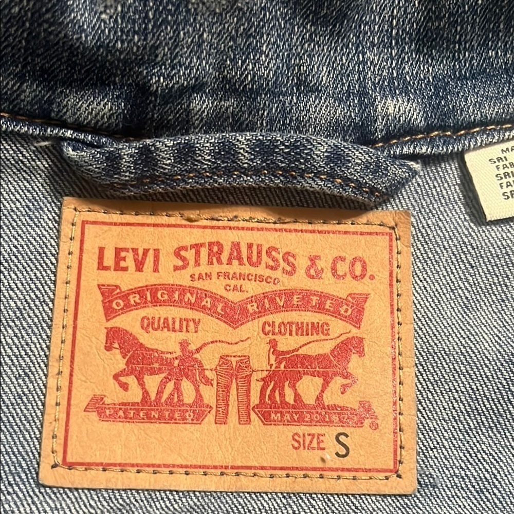 Levi's Blue Denim Jacket for Women - Picture 6 of 11